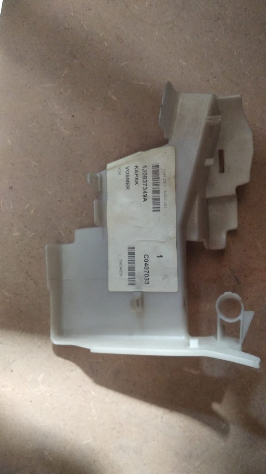 Volkswagen 99-05 Jetta Ön Kapı Kilidi Kapağı Sol