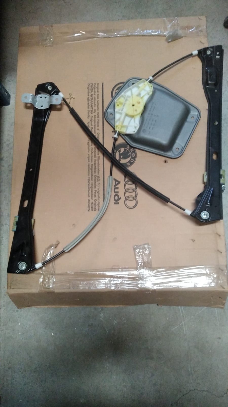 2006 - 2010  Jetta 5 Ön Cam Krikosu Sağ Elektrikli - Motorsuz