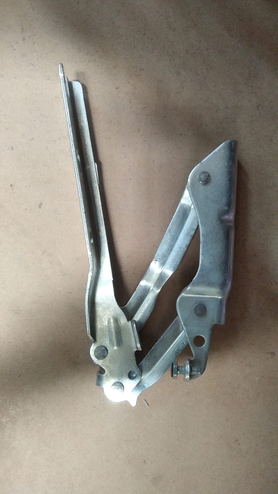 2004-2013  Golf5 Golf6 Jetta Kaput Menteşesi Sol