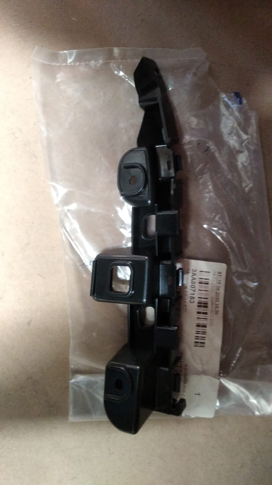 Passat B7 11-14 Tampon Braketı On Sol