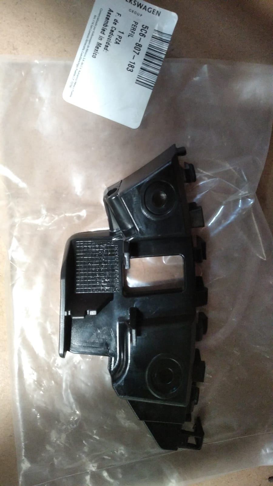 Jetta (2011-2015) Ön Tampon Braketi Sol