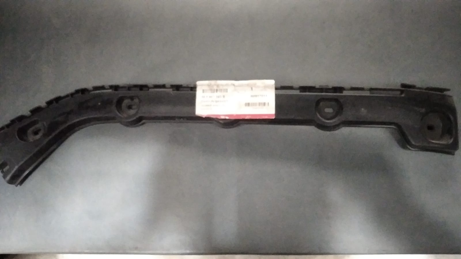 Octavia   2017-  Arka Tampon Braketi Sol