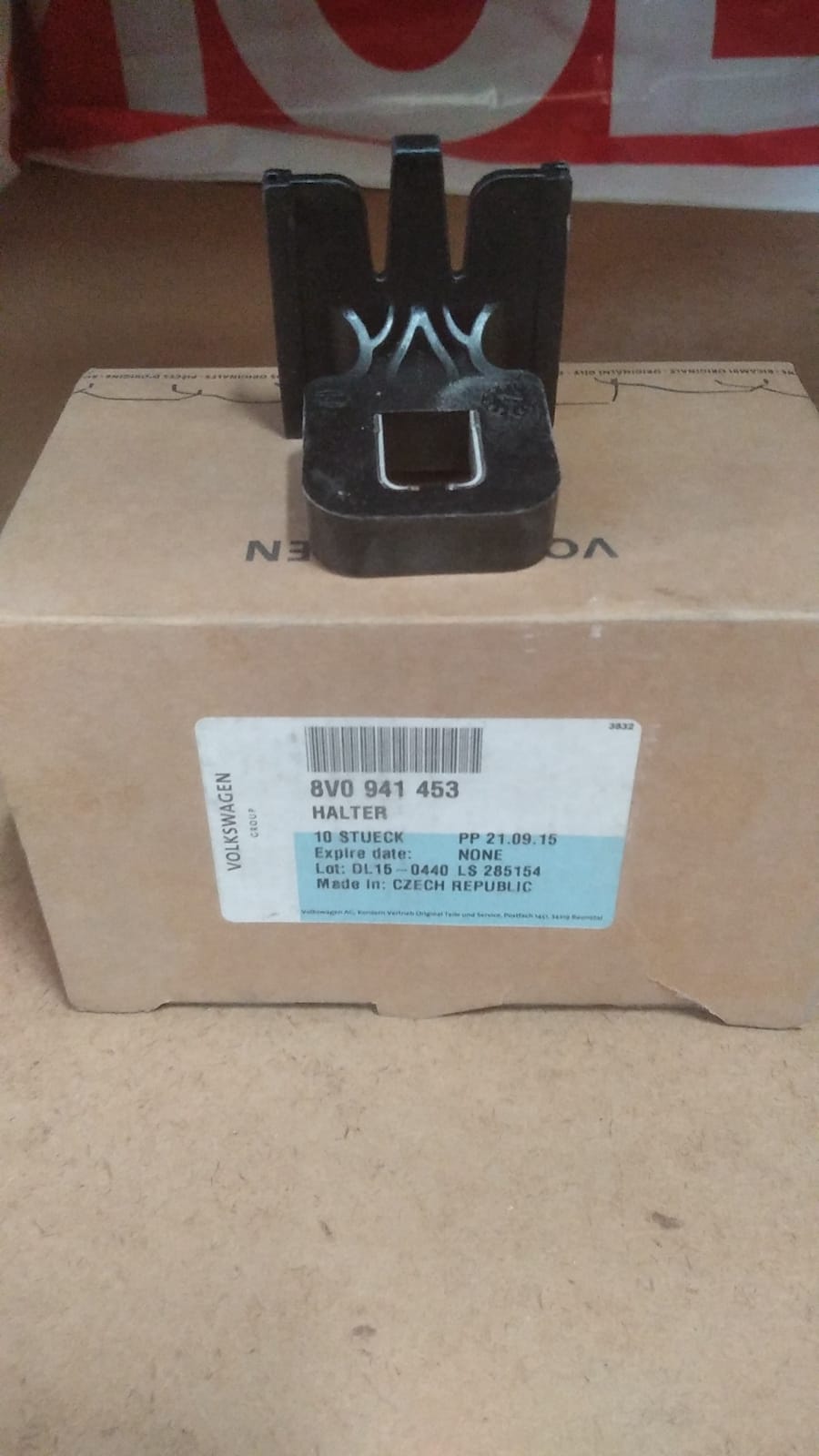 Audi A3 2013-2016 8V0941453 Alt Köşe Plastik Aksesuarlar