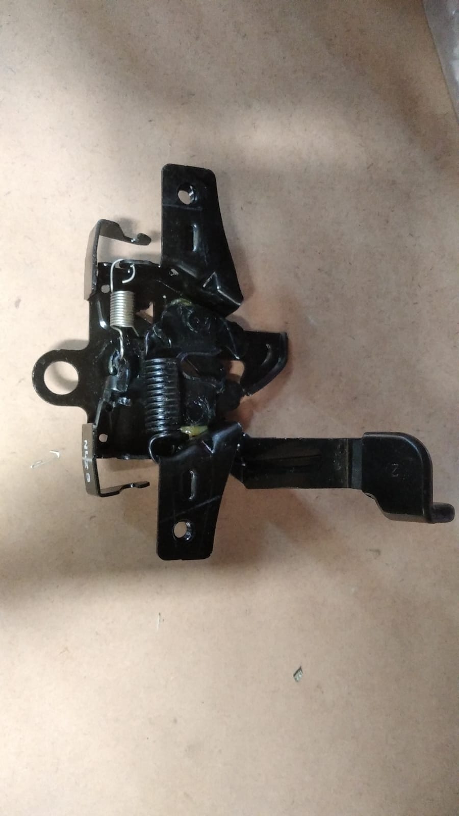 Infiniti 2008-2017Motor Kaputu Mandalı Kilidi