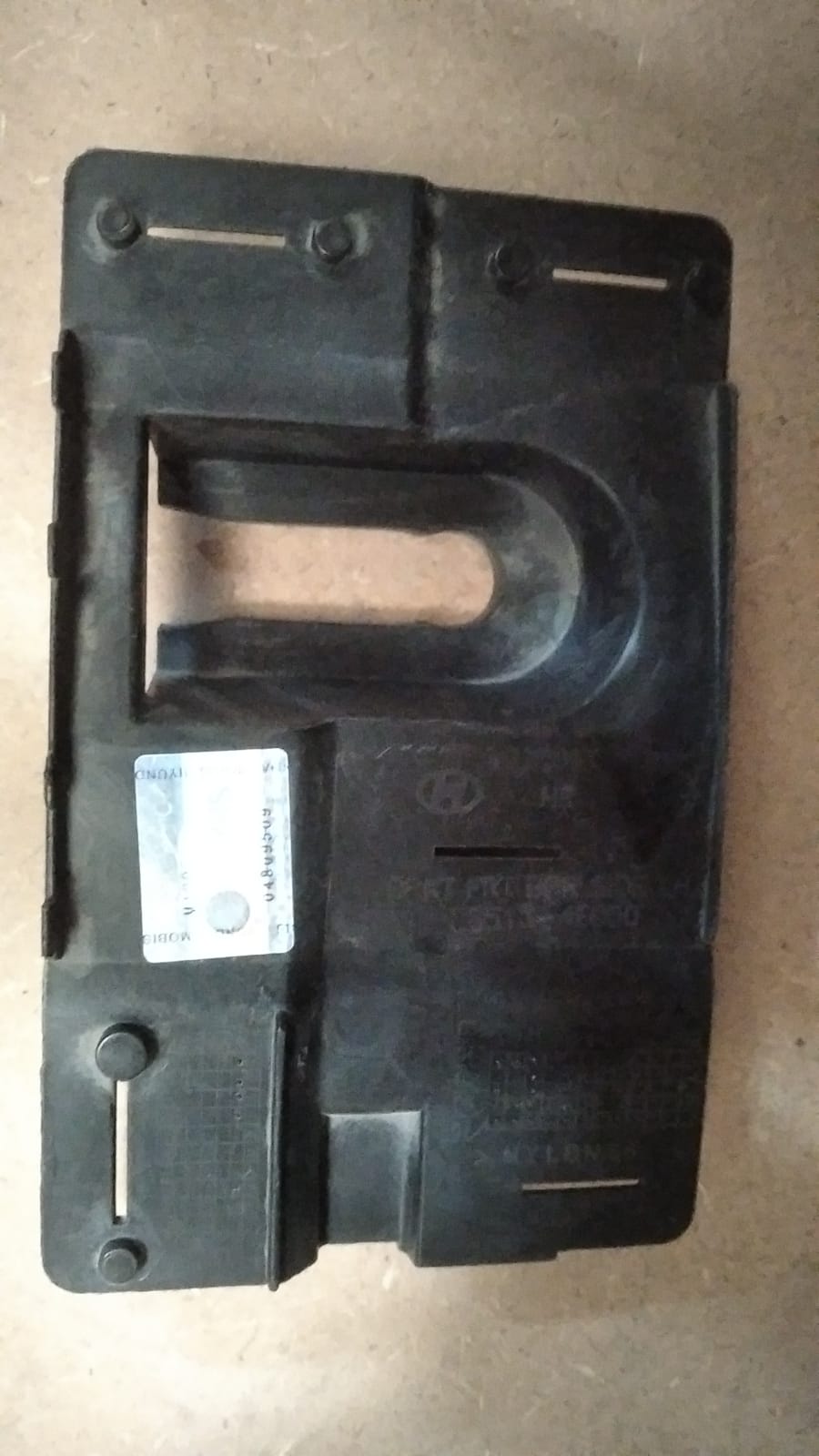 HYUNDAI ON TAMPON BRAKETI H100 KAMYONET SAG