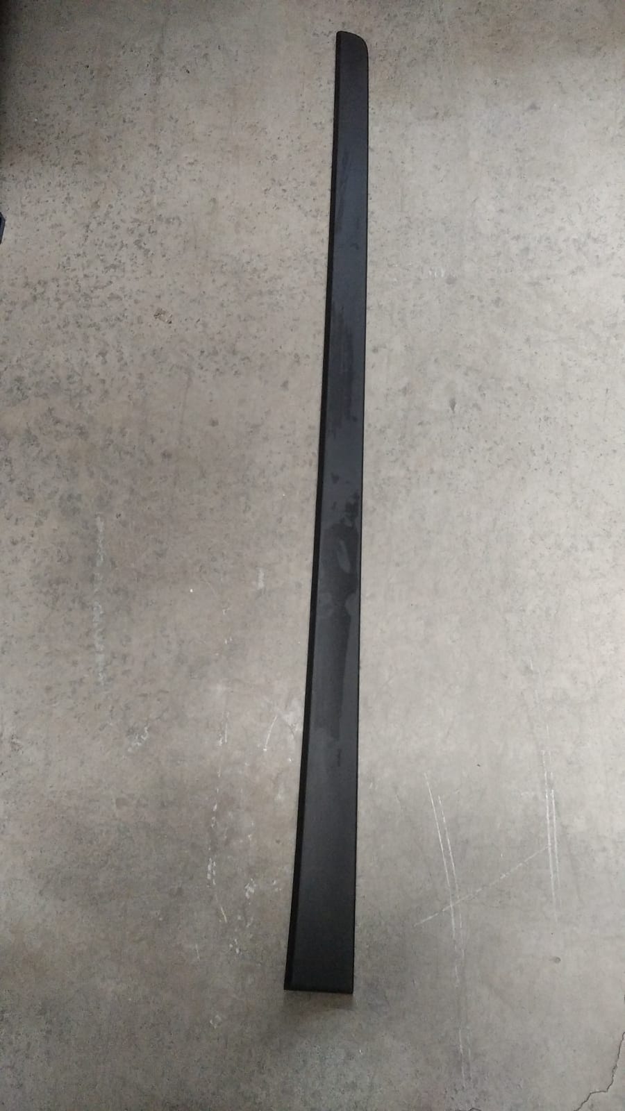 HYUNDAI  BAYON ÖN KAPI BANDI (SAĞ) 21-