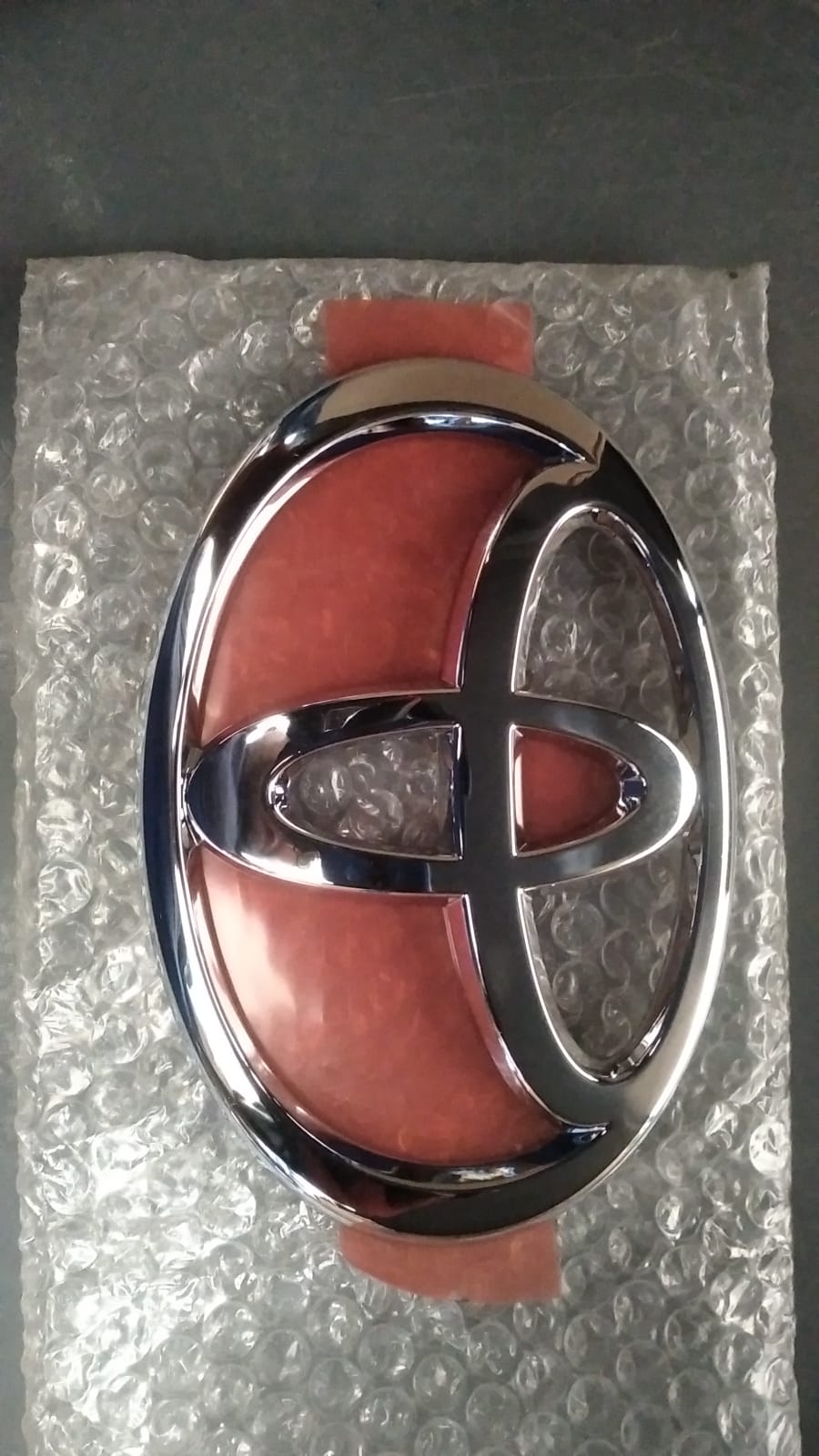 Toyota Ön Izgara Amblemi. 2001-03