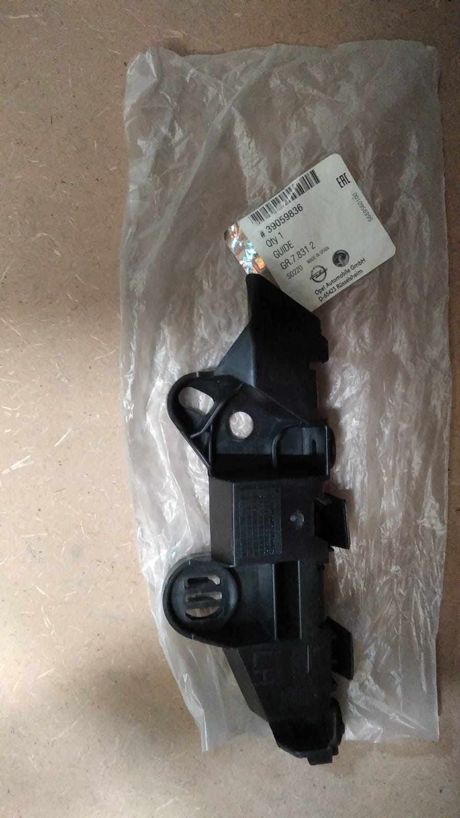 Opel Corsa E Ön Tampon Braketi Sol