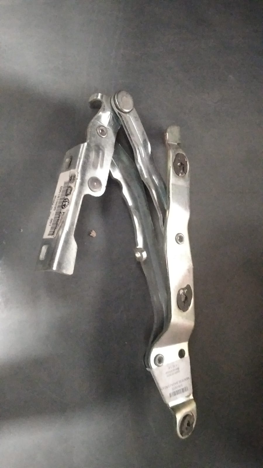 Bagaj Kapak Menteşesi Sağ Linea