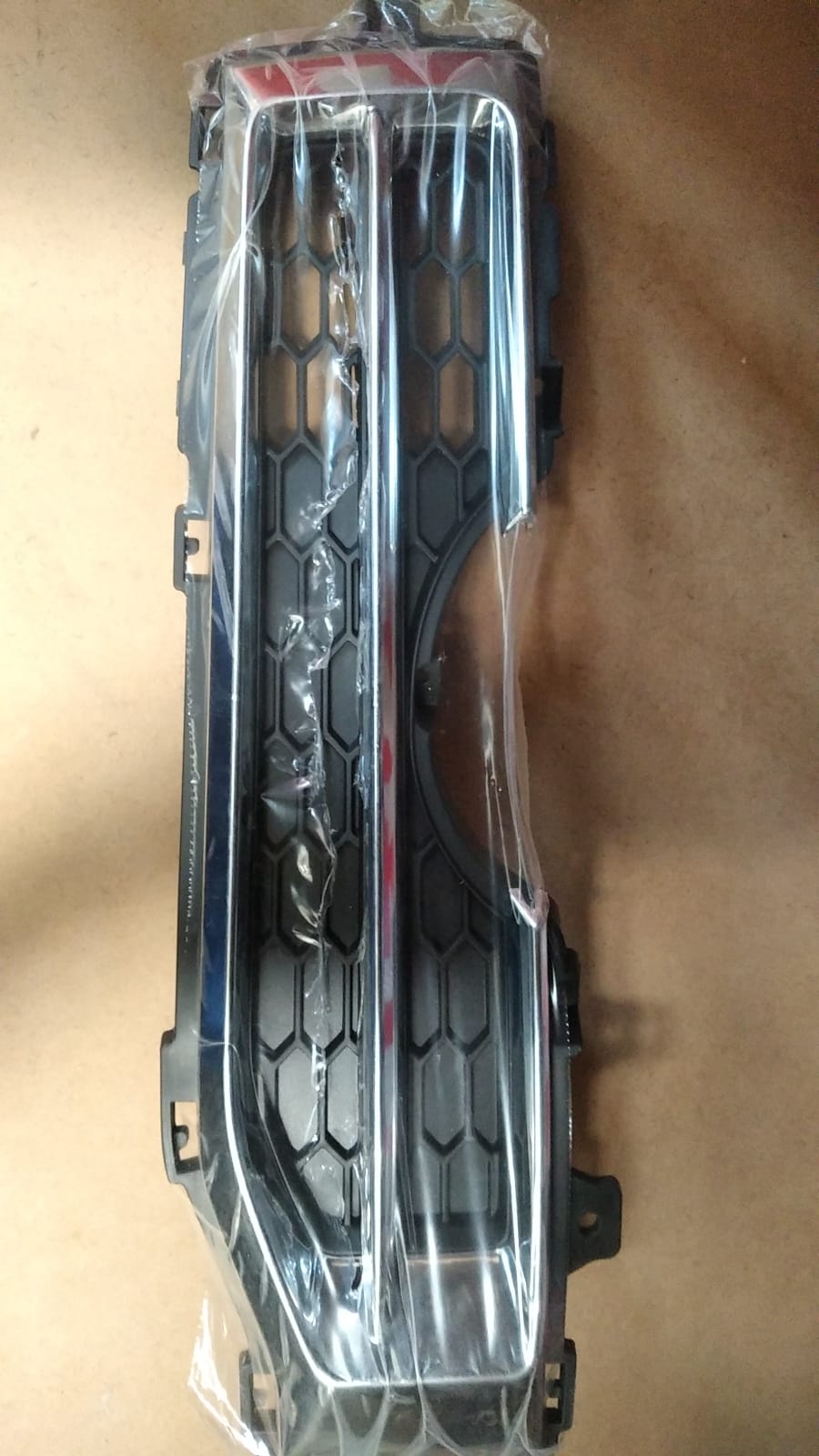 Chevrolet Captiva Ön Tampon Izgarası Sağ Kromlu