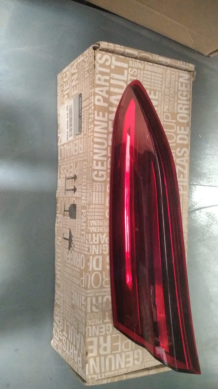 Talıant (2020-2024) Sağ Iç Bagaj Stop