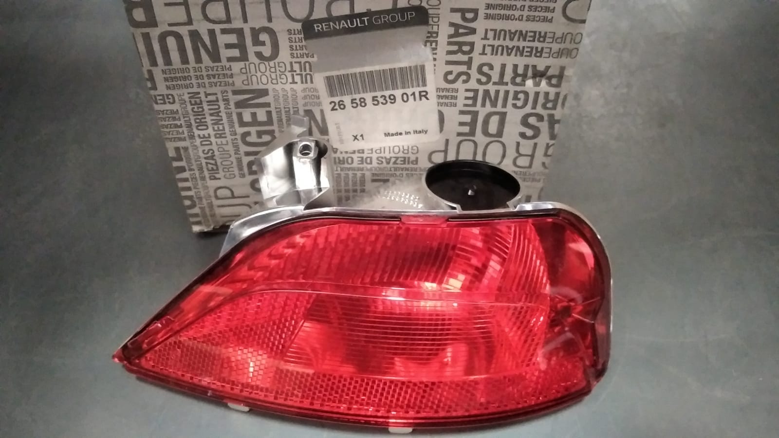 MEGANE IV 4 SEDAN SOL ARKA REFLEKTÖR