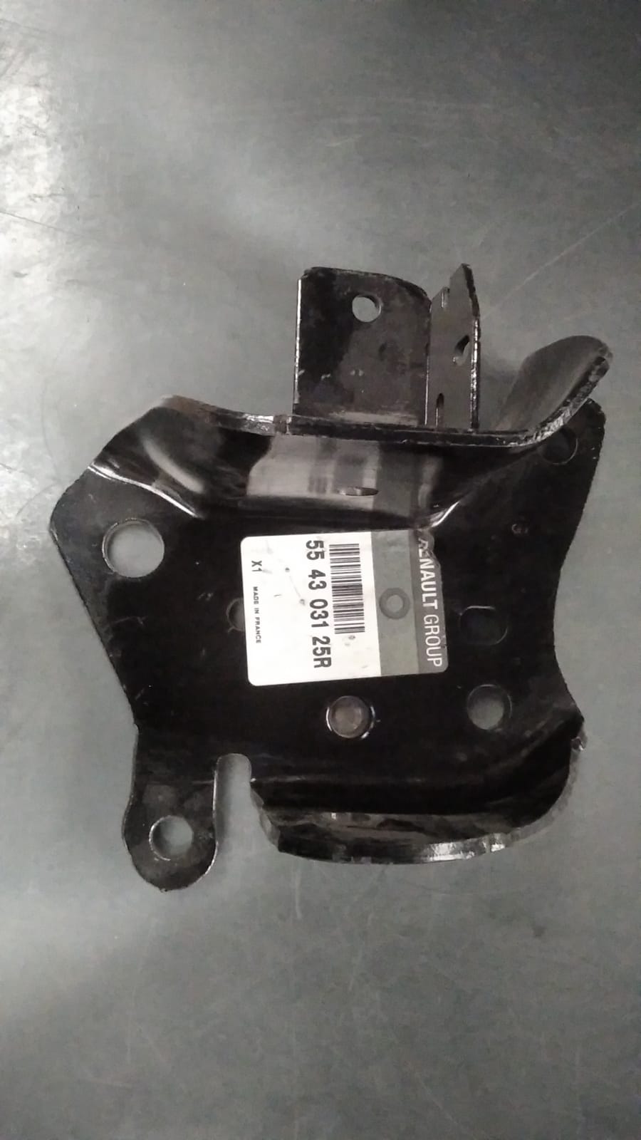 CLİO IV Arka Dingil Sol Bağlantı Ayağı