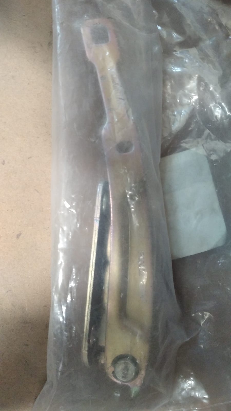 Clio 2-II Symbol Logan 2-II Sandero 2-II Sağ Motor Kaput Menteşesi  2013-2020