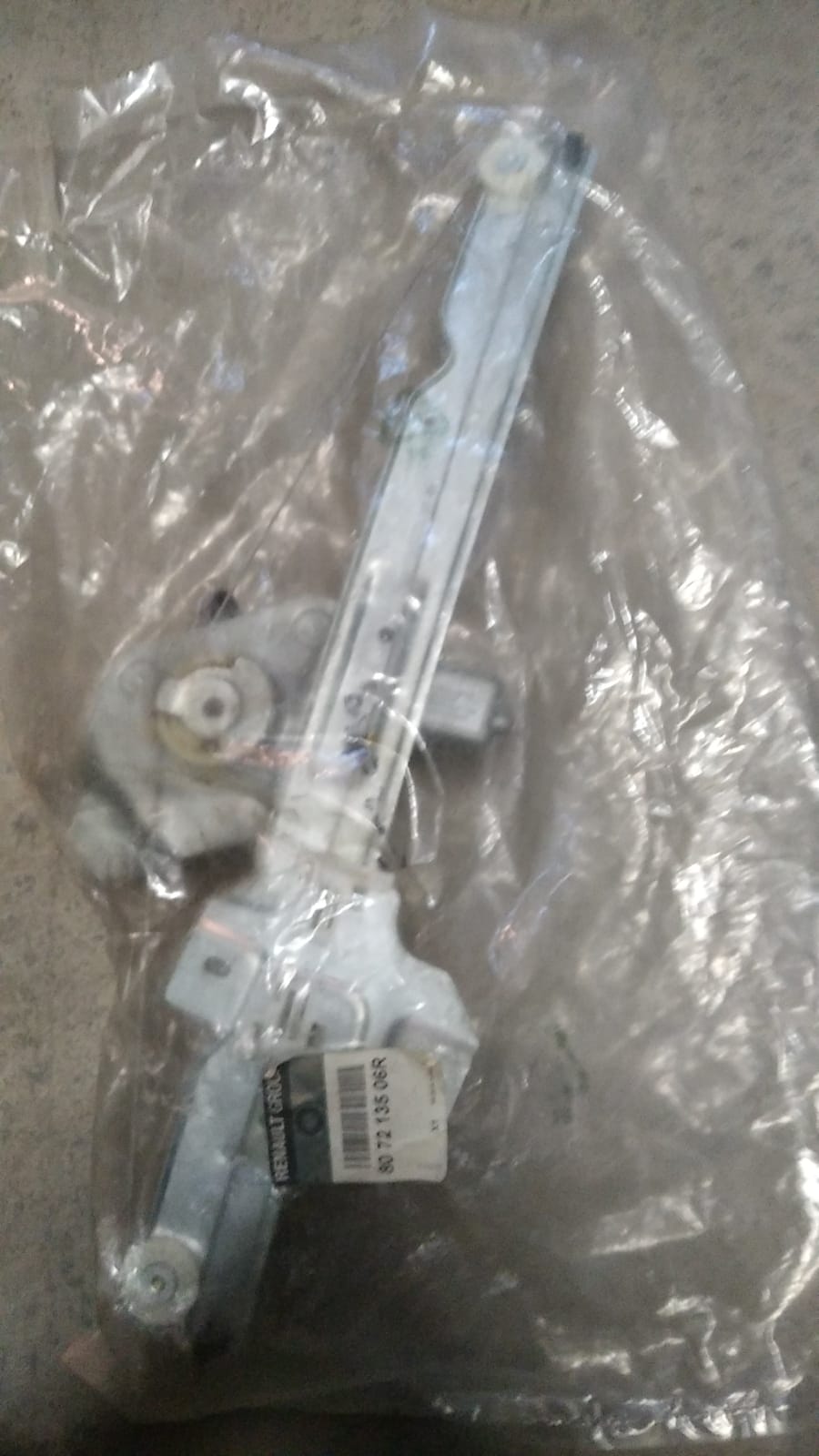 Sol Ön Cam Krikosu Duster