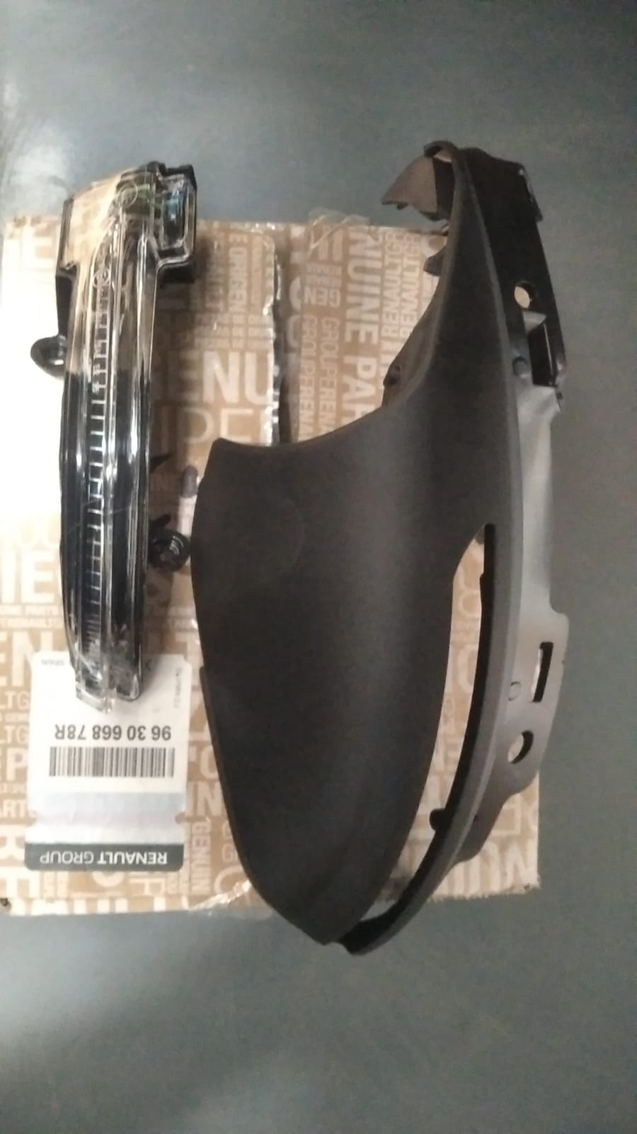 Megane 4-IV Sol Dış Dikiz Ayna Kapağı Alt Led Sinyalli