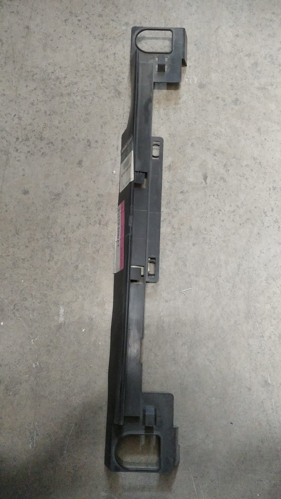 RENAULT CLİO 3 RADYATÖR ALT BAĞLANTI PARÇASI