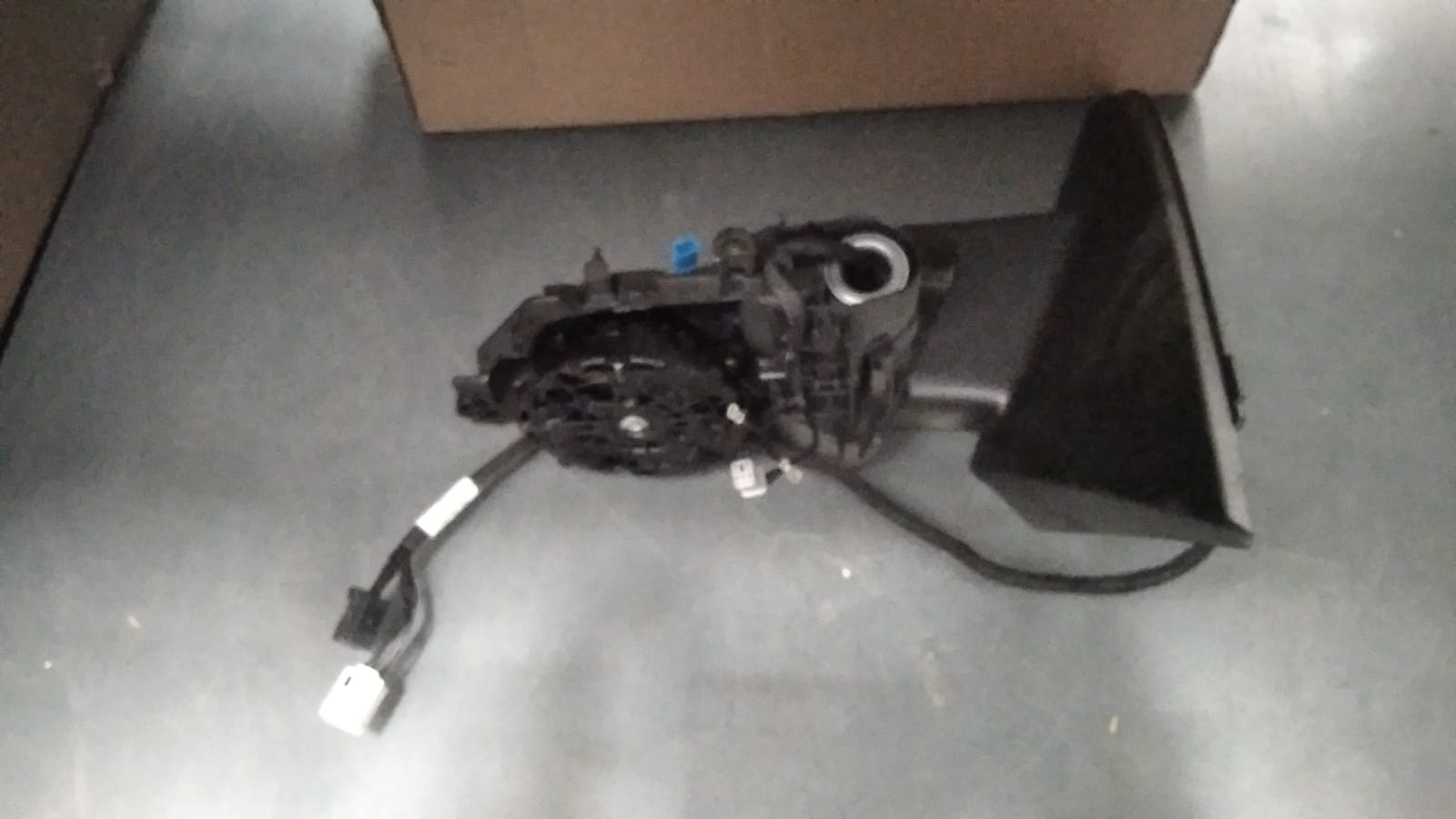 MERCEDES SOL AYNA GÖVDESİ